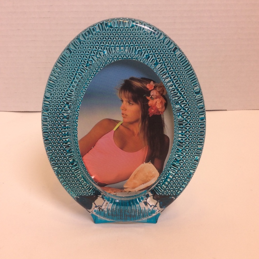 Home Beautiful Spectrum, Teal (Blue) Oval Glass Frame Vintage